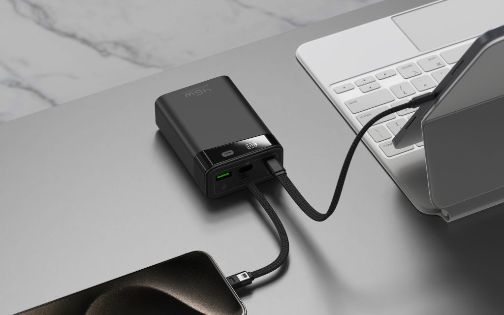 20000mAh 2025 Trending Product Fast Charge Portable Power Banks 45W Power Station Cable Built in 2in1 Quick Charger Fixed iphone